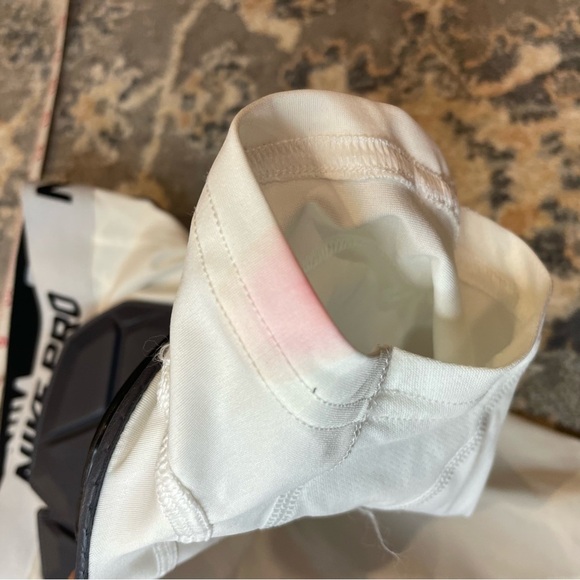 Nike pro White compression shorts - Picture 3 of 6